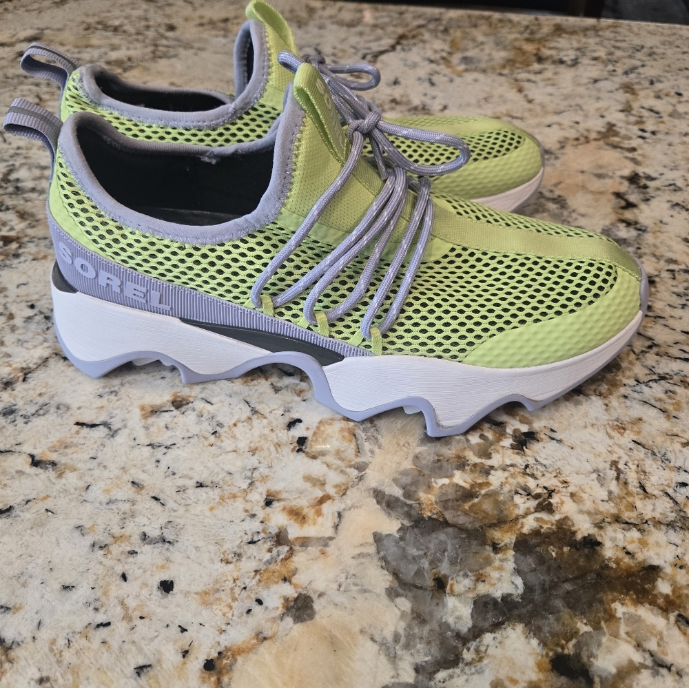 Sorel Women's Kenetic II Lace Athletic Shoe-Size 9.5